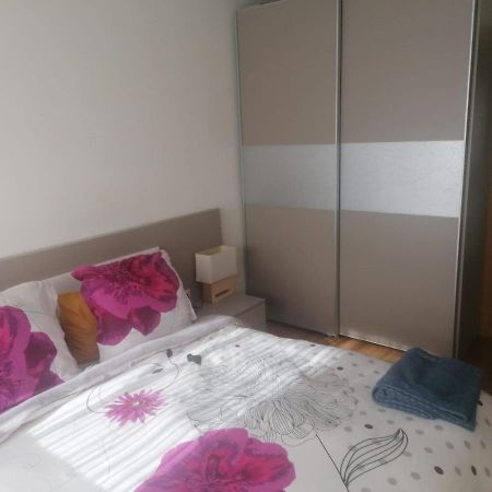 Apartamento Praga 维多利亚-加斯特伊兹 外观 照片